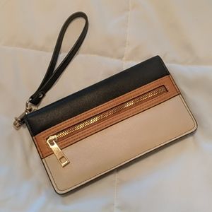 Wristlet wallet